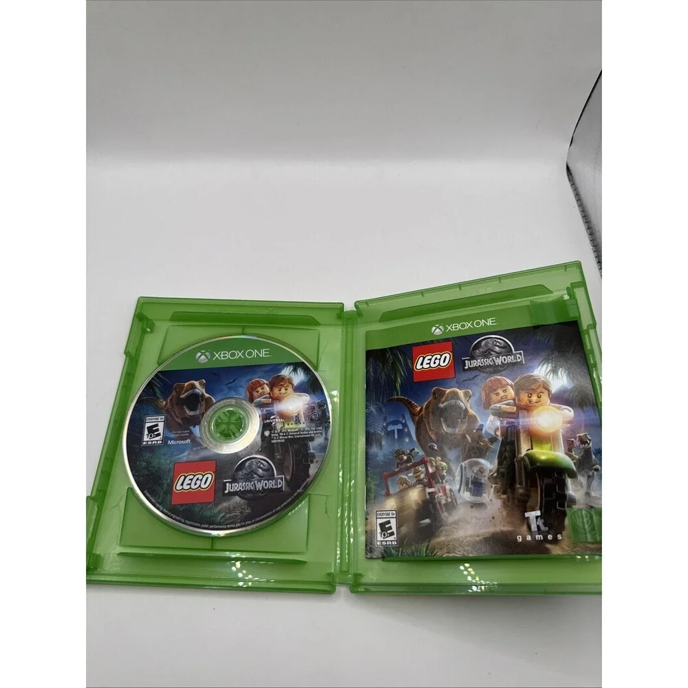 LEGO Jurassic World | CIB Complete | Xbox One | Fast shipping!